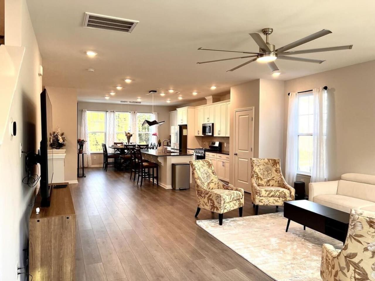 The Villas Buckingham 10 Mins To Rdu Airport Duke Downtown 더럼 외부 사진