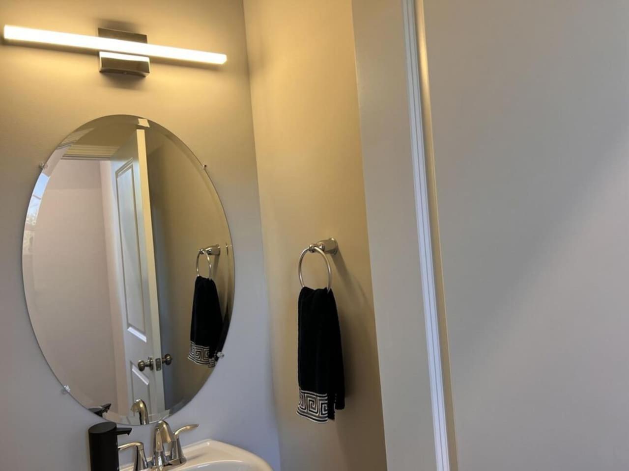 The Villas Buckingham 10 Mins To Rdu Airport Duke Downtown 더럼 외부 사진