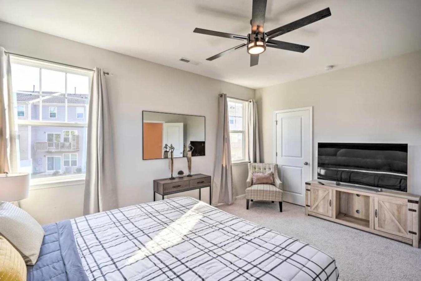 The Villas Buckingham 10 Mins To Rdu Airport Duke Downtown 더럼 외부 사진